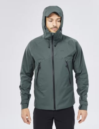 Chaqueta impermeable Quechua MH500 por 74,99€ en Decathlon