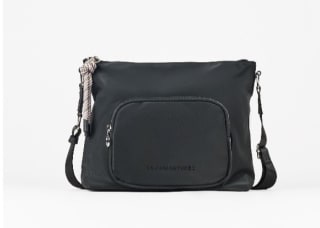 Bandolera básica de nylon engomado por 15.99€.