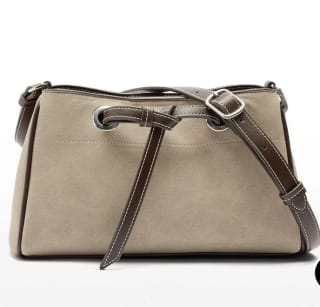Bolso Bandolera efecto piel por 12.99€.