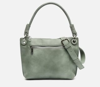 Bolso de hombro pequeño con asa extraíble por 13€.