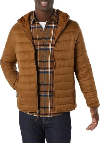 Amazon Essentials Hombre Chaqueta Acolchada con Capucha por 19.88€ varios colores