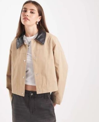 ONLY chaqueta corta beige estilo rústico por 11.01€.
