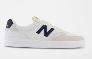 New Balance Zapatillas de piel 300 por 18,90€ en Showroomprivé 3 colores