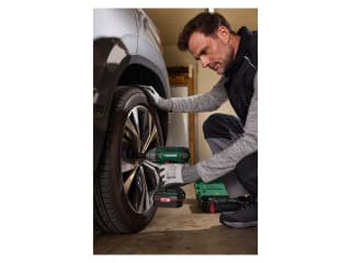 Set básico de atornilladora de impacto recargable 20 V por 40,86€