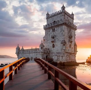 Vuelos Sevilla - Lisboa (ida y vuelta) por 30€ en Skyscanner