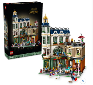 LEGO Icons 11371 La Rue Commerçante à 199,99€