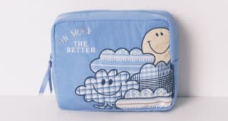 Women'Secret Neceser mediano Smiley por 5.99€.