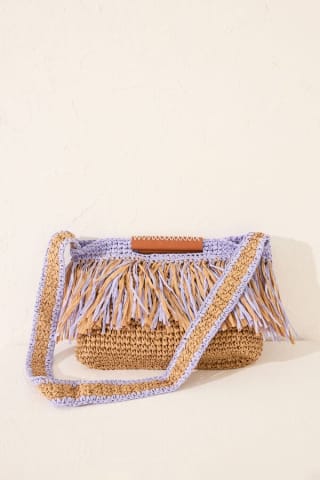 Bolso mediano de rafia con flecos Women'secret por 19.99€