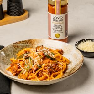 Loyd Grossman Italian Tomato & Red Wine Sauce – Sun-Ripened Tomatoes & Garlic - £1.1