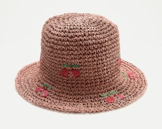 Kids El Corte Inglés Sombrero rayas combinado de niñas por 4.79€.