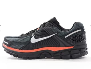 Nike zapatillas Zoom Vomero 5 negras y plateado metalizado por 57.60€