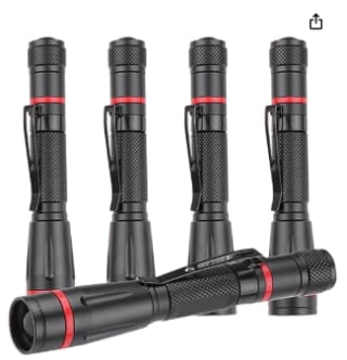 Lot de 5 mini lampes de poche LED à 16,79€