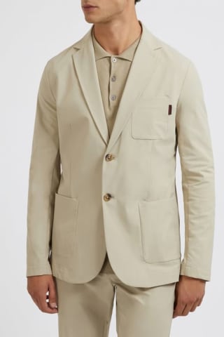 Guess Chaqueta col tailleur beige por 19.50€.