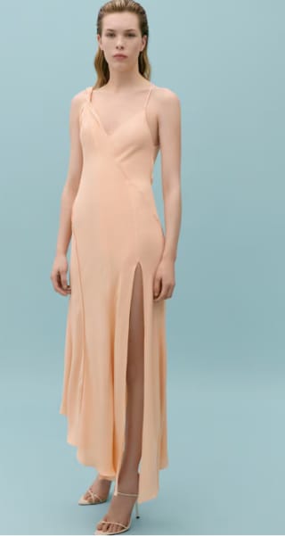 Vestido asimétrico con costuras decorativas por 28.99€