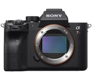 Sony A7R mark IV A body voor €2.499 bij kamera-express.