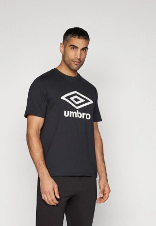 Umbro Camiseta Estampada Negra por 7,00€