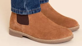 Botín Cuero Niño Damon Café por solo $16.990 en Zapatos.Cl