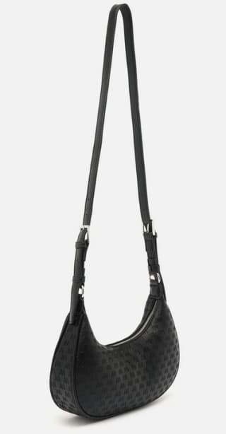 Bolso de hombro pequeño regulable por 12€.