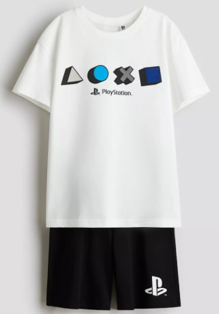 Pijama Infantil de algodón con estampado PlayStation Rebaja $9.743 solo en H&M, Chile