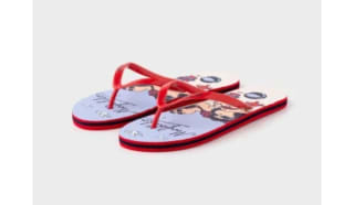 Chanclas de baño Mafalda para mujer por 9.99€.