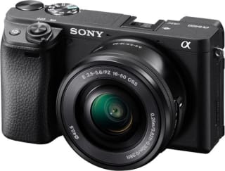 Sony A6400 + 16-50mm lens - APS-C Systeemcamera voor €710 bij Bol
