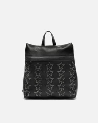 Mochila antirrobo con detalles metálicos en forma de estrellas por 15€