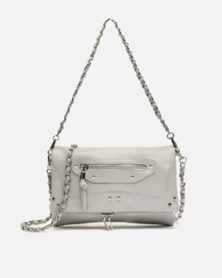 Bolso de hombro pequeño con asa bandolera extraíble y detalles metálicos por 12€