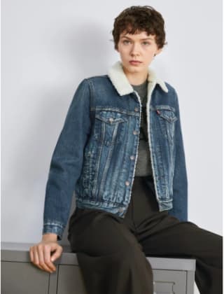 Veste en Jean Levi's SHERPA TRUCKER à 111,95€