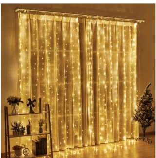 CORTINA DE LUCES LED SOLAR CON CONTROL 300 LEDS 3MT por solo $12.990 en Casa Royal