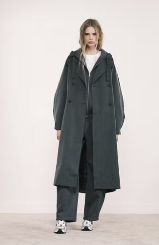 Gabardina ASOS DESIGN Gris Carbón por 24,22€