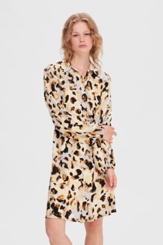 Vestido camisero corto con animal print confeccionado 100% con Lenzing ECOVERO 15.6€