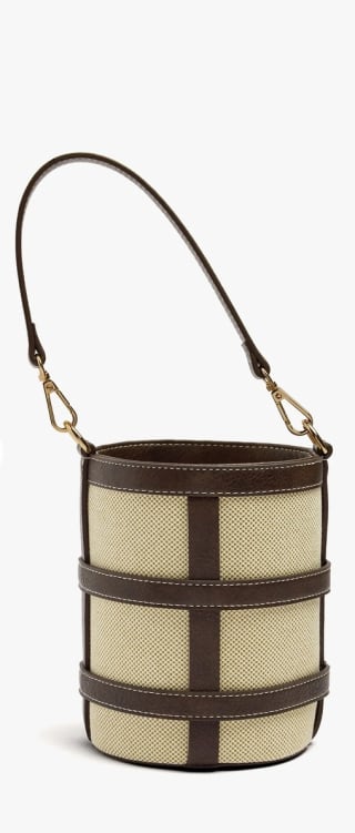 Parfois Bolso Bucket con tiras cruzadas y Bolsa extraíble por 15.99€.