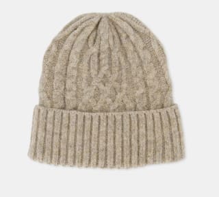 Gorro liso trenzas para niño por 3.89€.