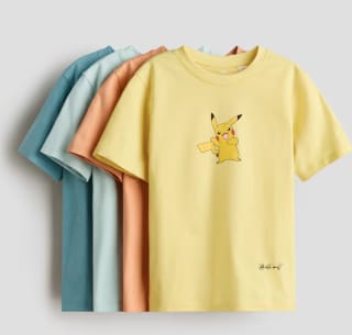 4 Pokemon kids shirts voor €29,99 bij H&M