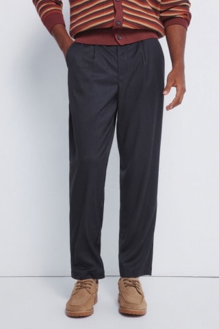 Pantalón Springfield recto pliegues wide straight fit por 8,99€