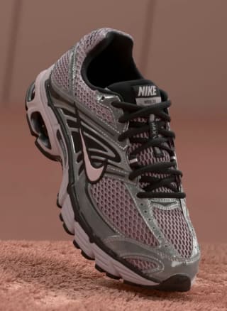 Nike Air Max Moto 2K tierra por 55€