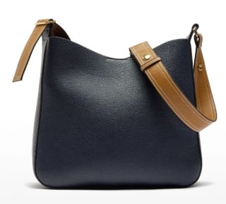 Bolso de hombro con textura por 17.99€.