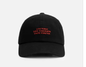 50% korting op caps bij Tomorrowland