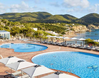 Escapada a biza: 4 días todo incluido, ferry y coche a bordo desde 243€