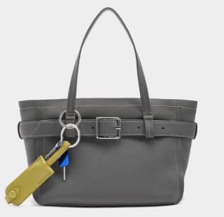 Bolso de mano estilo tote convertible a bandolera con cierre de cremallera a 12.99€
