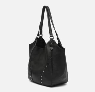 Bolso de hombro con neceser extraíble por 15€.