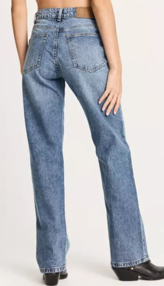 Jeans Straight Básico Tiro Medio por $19.990