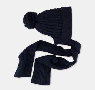 Baby El Corte Inglés Gorro con bufanda con trenzas de bebé por 5.39€.