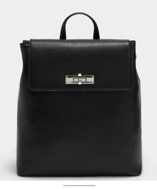 Mochila con cierre giratorio por 9.99€.