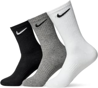 Pack de 3 pares de calcetines tobilleros unisex de Nike Training por 8.92€.