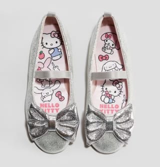 Bailarinas Glitter con lazo para niñas por 7.99€.