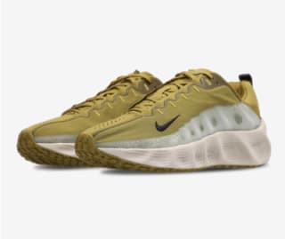 Nike Ava Rover Desert Moss voor €55 bij Footlocker