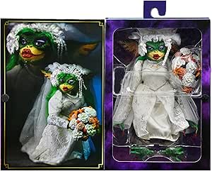 NECA Gremlins 2 Ultimate Figura d/Acción Greta en vestido d/Novia $35.840 Amazon.com