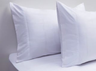 JUEGO DE SÁBANAS CANNON LISO BLANCO 180H 2 PL Oferta $26.990 solo en Ripley, Chile