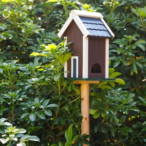 Mangeoire maison en bois à planter à 10€